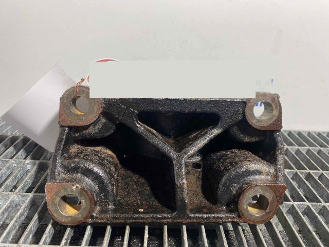 bontott NISSAN NAVARA Motor Tartó Bak (Pozíciófüggetlen)