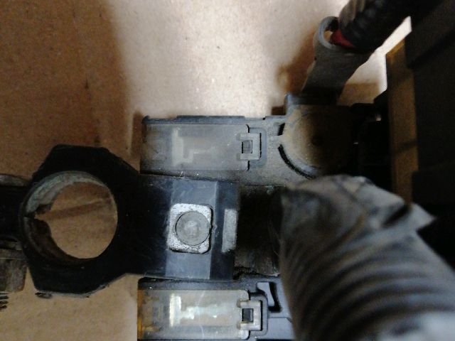 bontott NISSAN NAVARA Akkumulátor Saru Elektronikával