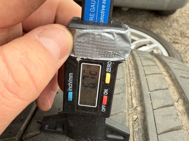 bontott NISSAN NAVARA Alufelni Szett Gumival