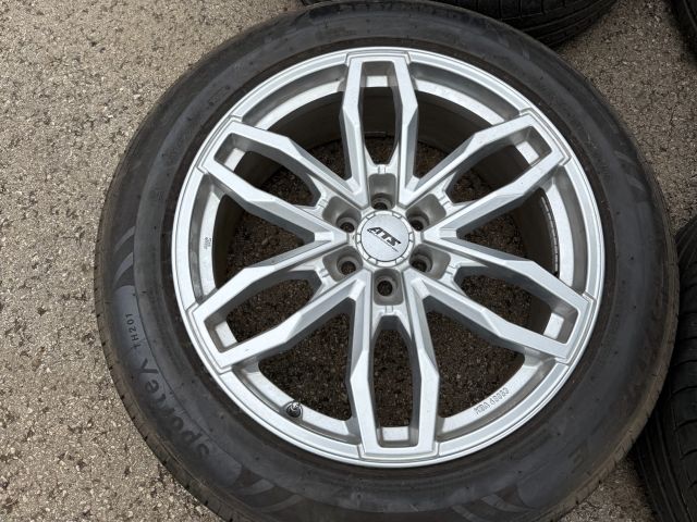 bontott NISSAN NAVARA Alufelni Szett Gumival