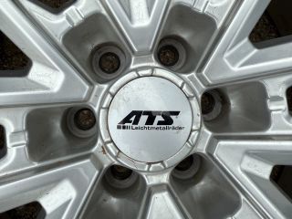 bontott NISSAN NAVARA Alufelni Szett Gumival