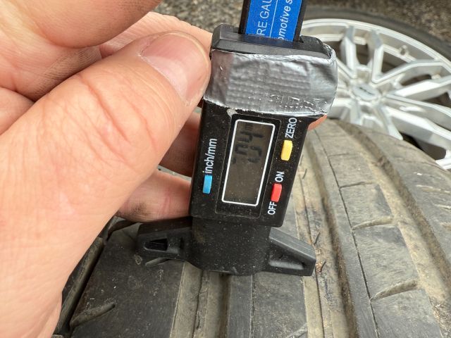 bontott NISSAN NAVARA Alufelni Szett Gumival