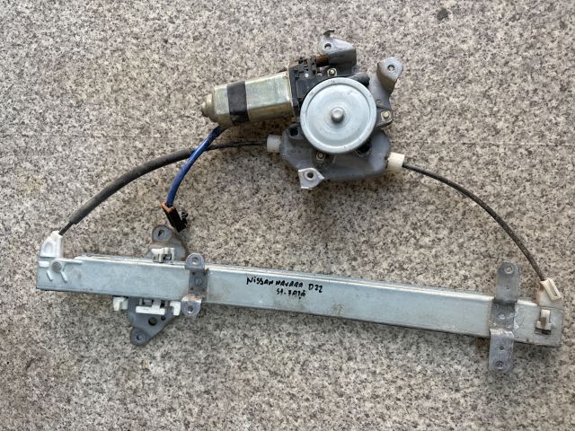 bontott NISSAN NAVARA Bal első Ablakemelő Szerkezet (Elektromos)