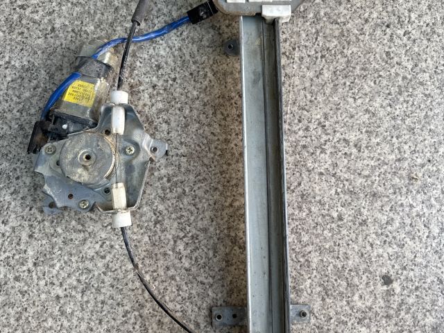 bontott NISSAN NAVARA Bal első Ablakemelő Szerkezet (Elektromos)