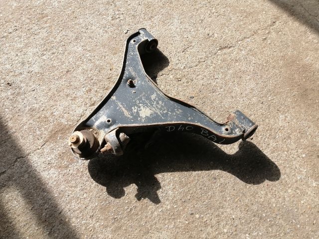 bontott NISSAN NAVARA Bal első Alsó Lengőkar