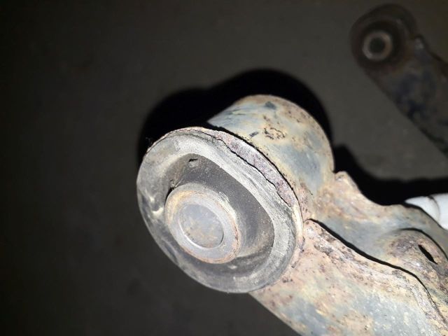 bontott NISSAN NAVARA Bal első Felső Első Lengőkar