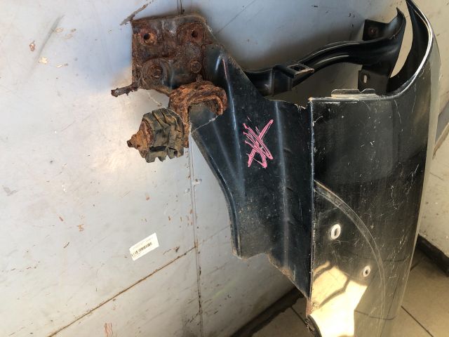 bontott NISSAN NAVARA Bal első Sárvédő