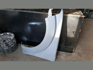 bontott NISSAN NAVARA Bal első Sárvédő