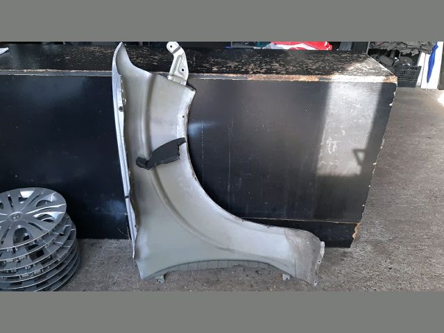 bontott NISSAN NAVARA Bal első Sárvédő