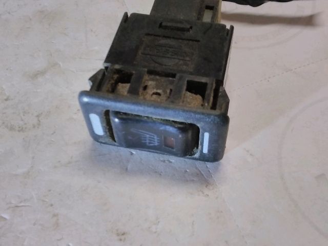 bontott NISSAN NAVARA Bal első Ülésfűtés Kapcsoló