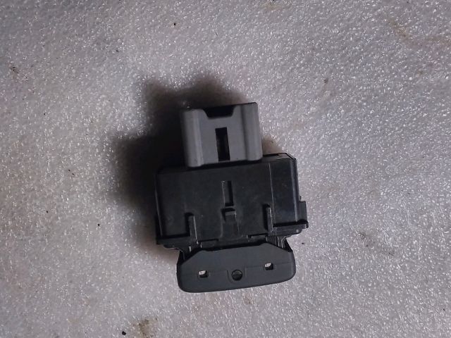 bontott NISSAN NAVARA Bal első Ülésfűtés Kapcsoló