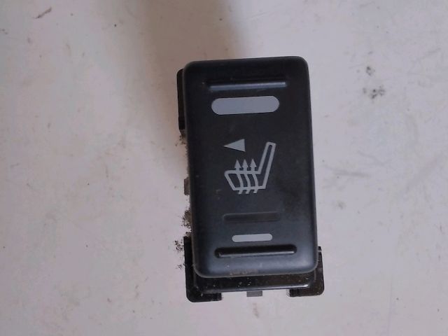 bontott NISSAN NAVARA Bal első Ülésfűtés Kapcsoló