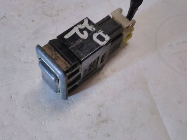 bontott NISSAN NAVARA Bal első Ülésfűtés Kapcsoló