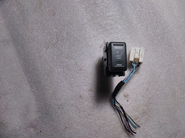 bontott NISSAN NAVARA Bal első Ülésfűtés Kapcsoló