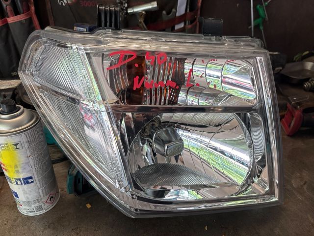bontott NISSAN NAVARA Bal Fényszóró