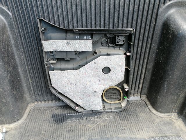 bontott NISSAN NAVARA Bal hátsó Ajtó Kárpit