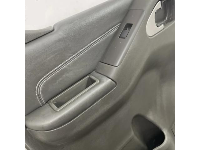 bontott NISSAN NAVARA Bal hátsó Ajtó Kárpit