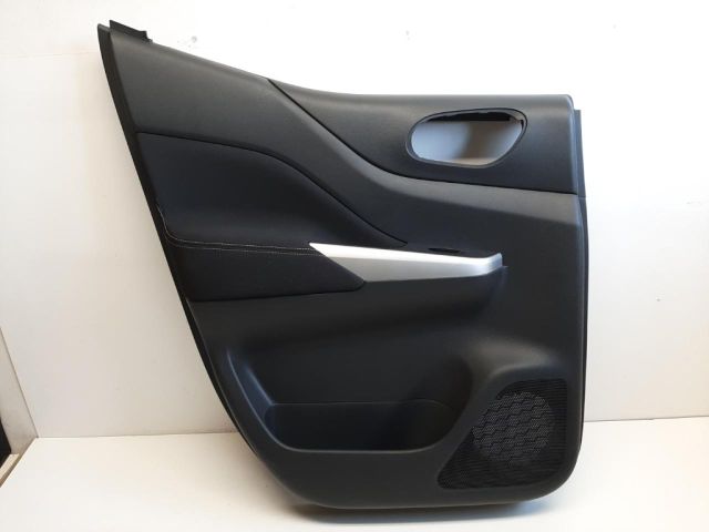 bontott NISSAN NAVARA Bal hátsó Ajtó Kárpit