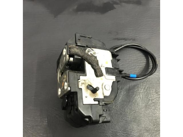 bontott NISSAN NAVARA Bal hátsó Ajtózár