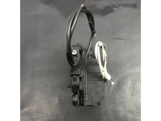 bontott NISSAN NAVARA Bal hátsó Ajtózár