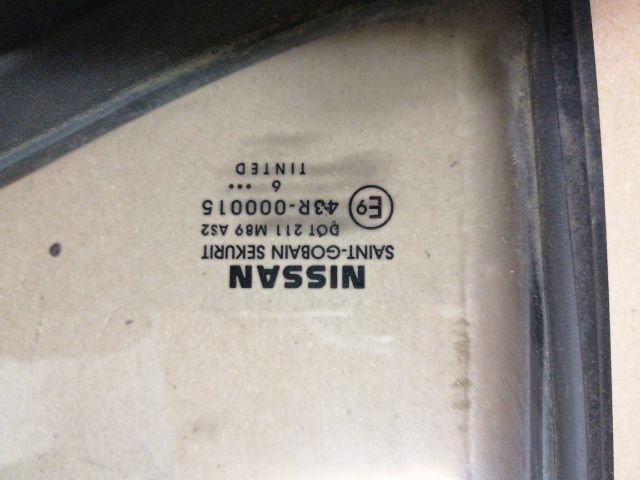 bontott NISSAN NAVARA Bal hátsó Fixüveg (Ajtóban)