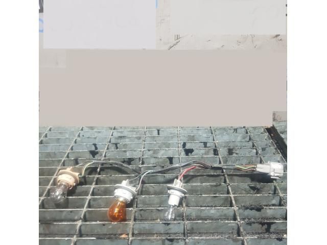 bontott NISSAN NAVARA Bal Hátsó Lámpa