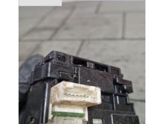 bontott NISSAN NAVARA Bal Kormánykapcsoló Irányjelző