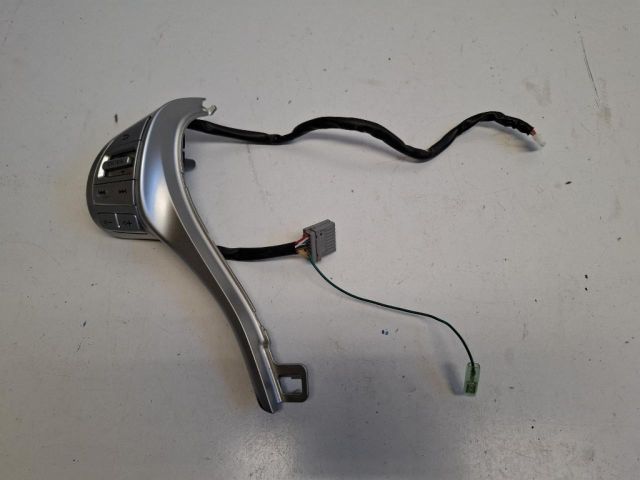 bontott NISSAN NAVARA Bal Multikormány Kapcsoló