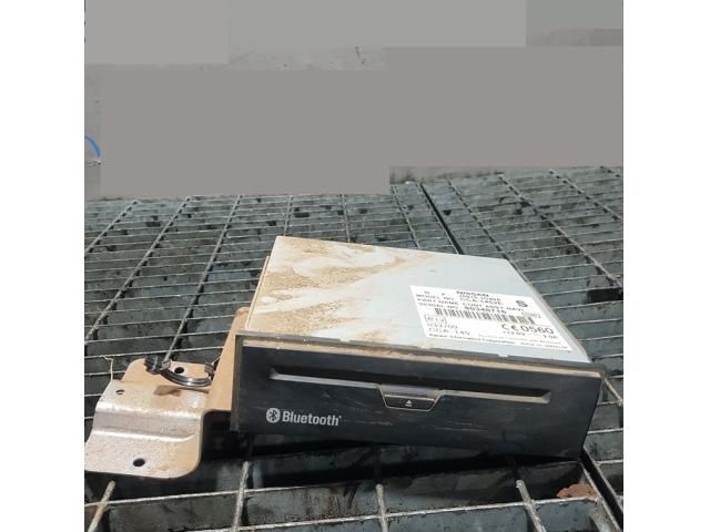 bontott NISSAN NAVARA CD / DVD Tár