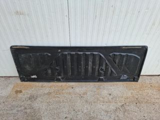 bontott NISSAN NAVARA Csomagtérajtó Burkolat Alsó