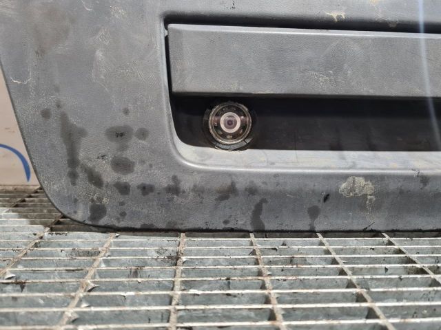 bontott NISSAN NAVARA Csomagtérajtó Kilincs