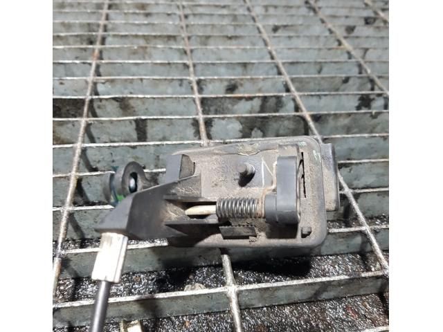 bontott NISSAN NAVARA Csomagtérajtó Kilincs