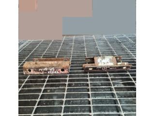 bontott NISSAN NAVARA Csomagtérajtó Zsanér