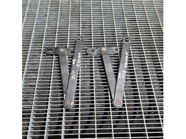 bontott NISSAN NAVARA Csomagtérajtó Zsanér