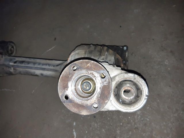 bontott NISSAN NAVARA Első Differenciálmű