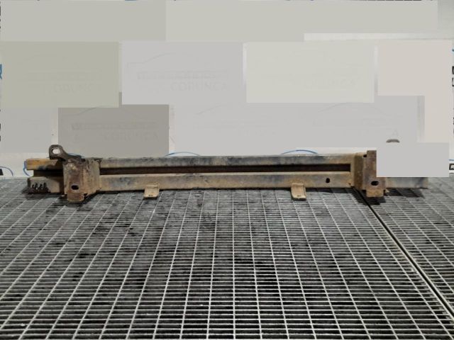 bontott NISSAN NAVARA Első Lökhárító Merevítő (Fém)