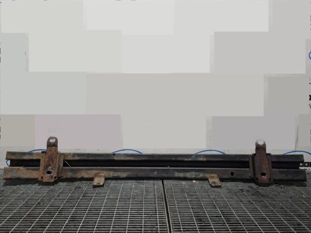 bontott NISSAN NAVARA Első Lökhárító Merevítő (Fém)