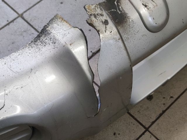 bontott NISSAN NAVARA Első Lökhárító (Részeivel)