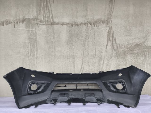 bontott NISSAN NAVARA Első Lökhárító (Üresen)