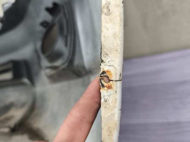 bontott NISSAN NAVARA Első Lökhárító (Üresen)