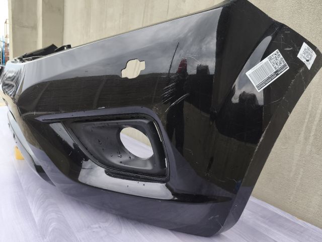 bontott NISSAN NAVARA Első Lökhárító (Üresen)