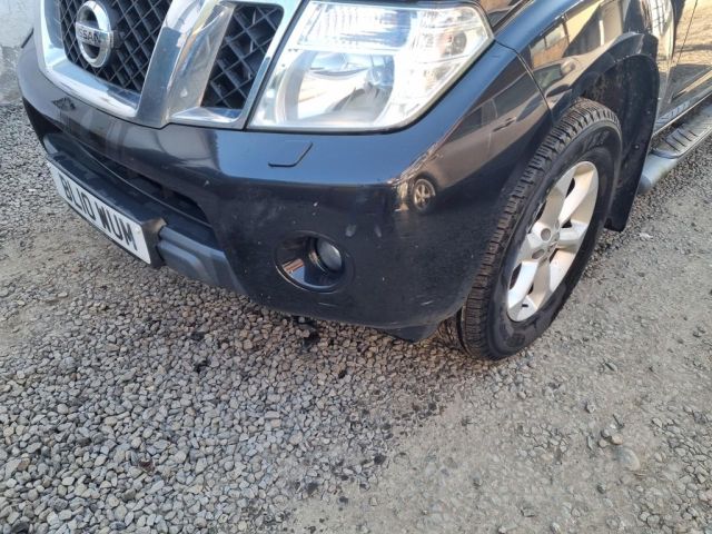 bontott NISSAN NAVARA Első Lökhárító (Üresen)