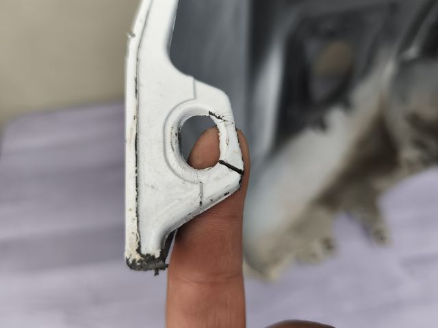 bontott NISSAN NAVARA Első Lökhárító (Üresen)