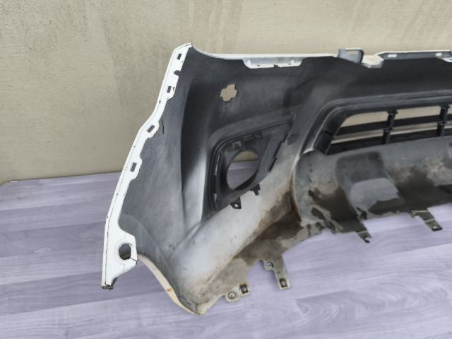 bontott NISSAN NAVARA Első Lökhárító (Üresen)