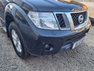 bontott NISSAN NAVARA Első Lökhárító (Üresen)