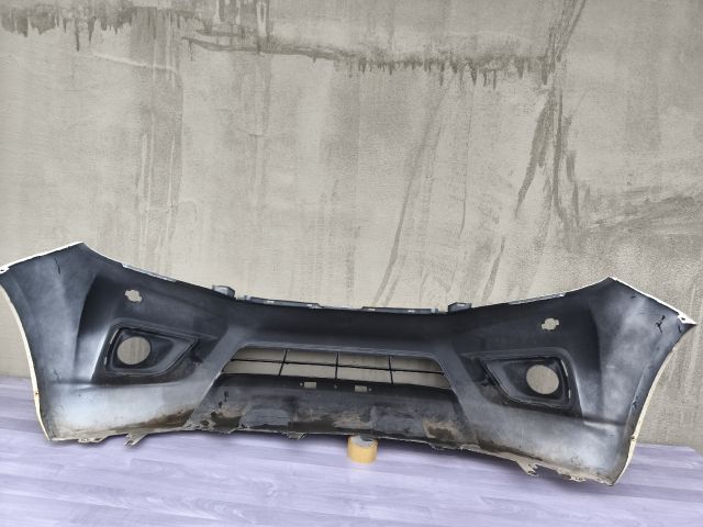 bontott NISSAN NAVARA Első Lökhárító (Üresen)