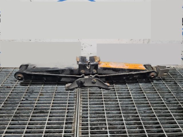 bontott NISSAN NAVARA Emelő