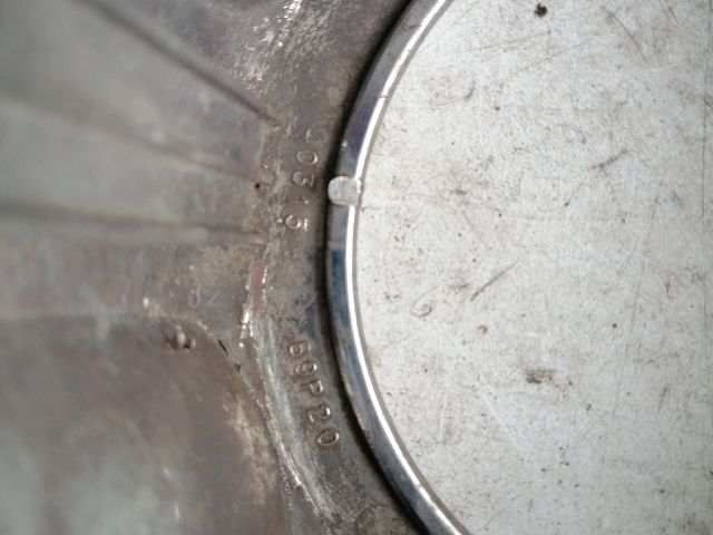 bontott NISSAN NAVARA Felniközép (1 db)