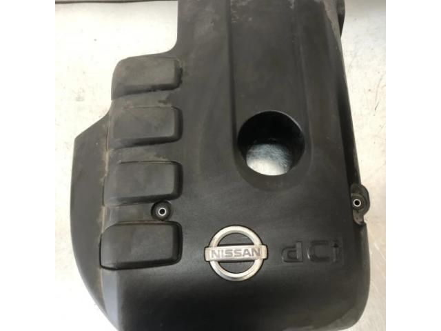 bontott NISSAN NAVARA Felső Hűtőburkolat