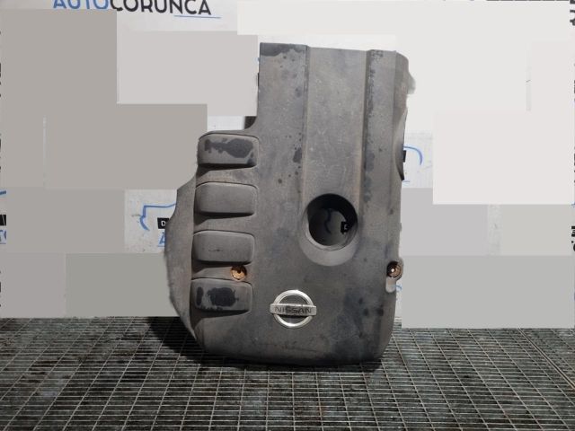 bontott NISSAN NAVARA Felső Hűtőburkolat